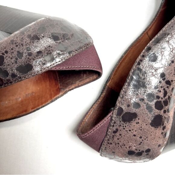 Donald Pliner Maroon Casey Eggshell Heels - Picture 5 of 7